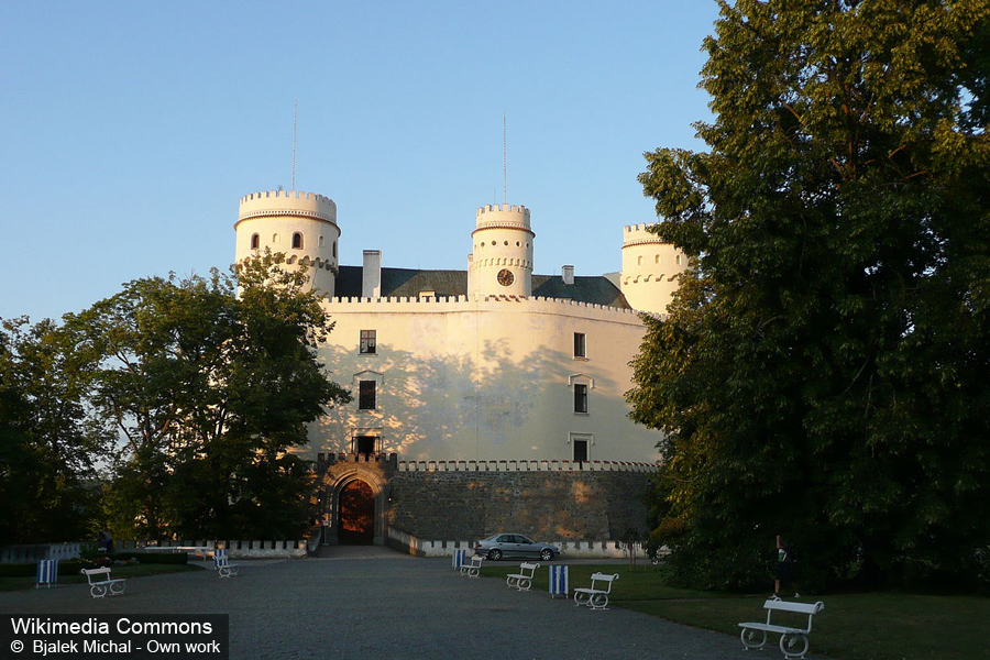 Замок Орлик, центральный вход