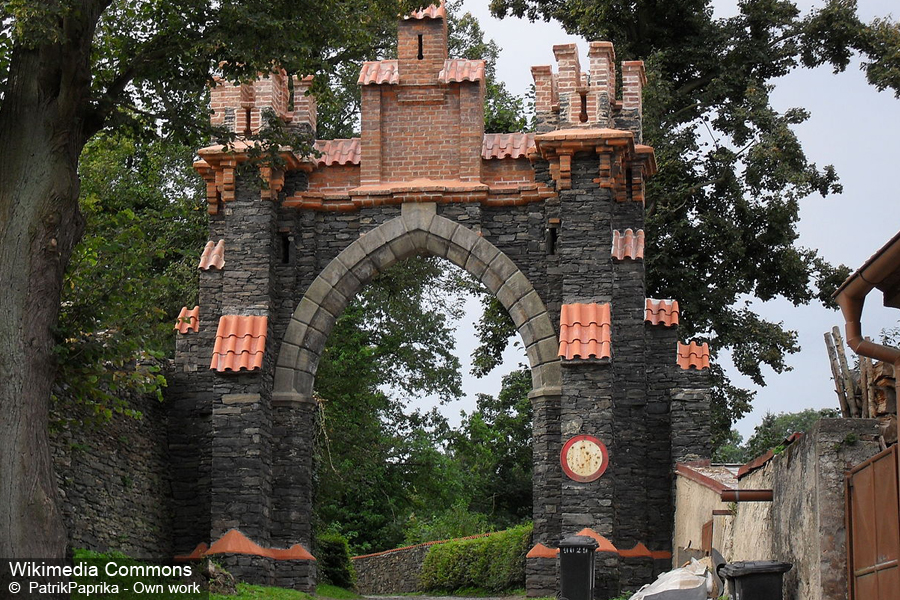 Ворота в парке Жлебы
