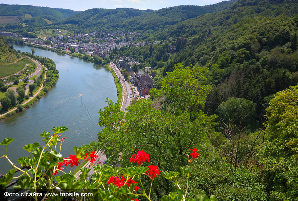 Река в германии приток мозеля. Река Мозель Люксембург. Долина реки Мозель Люксембург. Moselle Франция река. Долина Рейна в Германии.